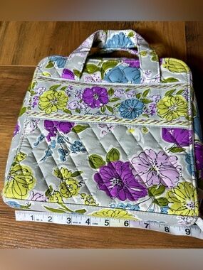 Vera Bradley Quilted Floral Tech & Accessory Organizer 9x9 NWOT
